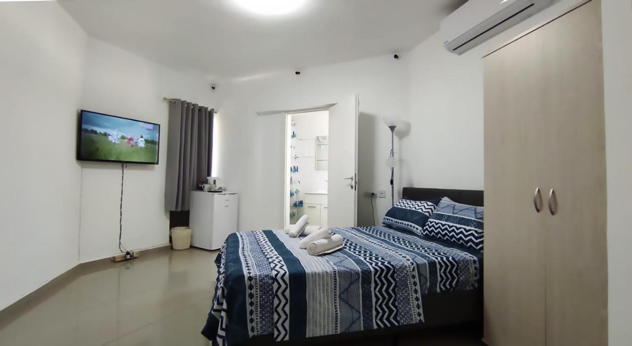 Guest House "Villa Klara Eilat" Heated Pool And Sauna All Year Round Экстерьер фото