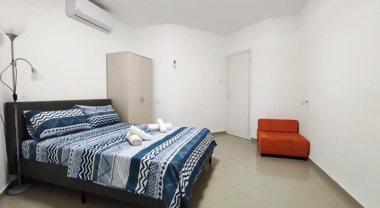 Guest House "Villa Klara Eilat" Heated Pool And Sauna All Year Round Экстерьер фото