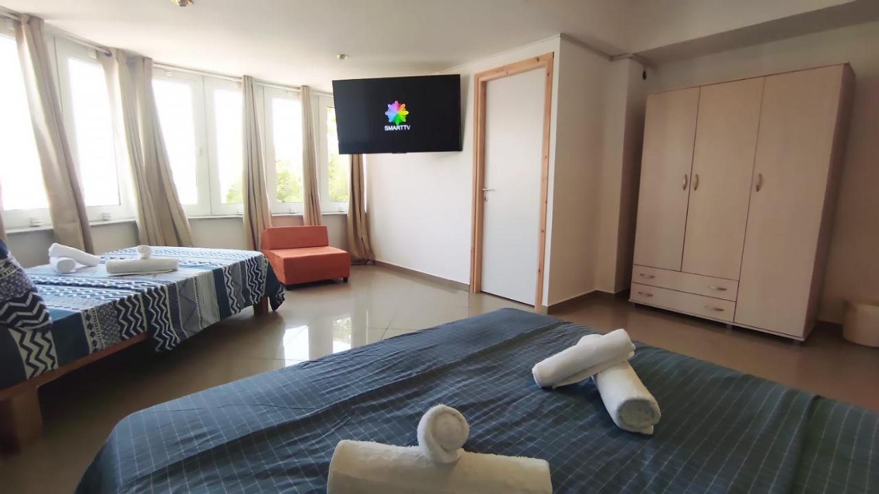 Guest House "Villa Klara Eilat" Heated Pool And Sauna All Year Round Экстерьер фото