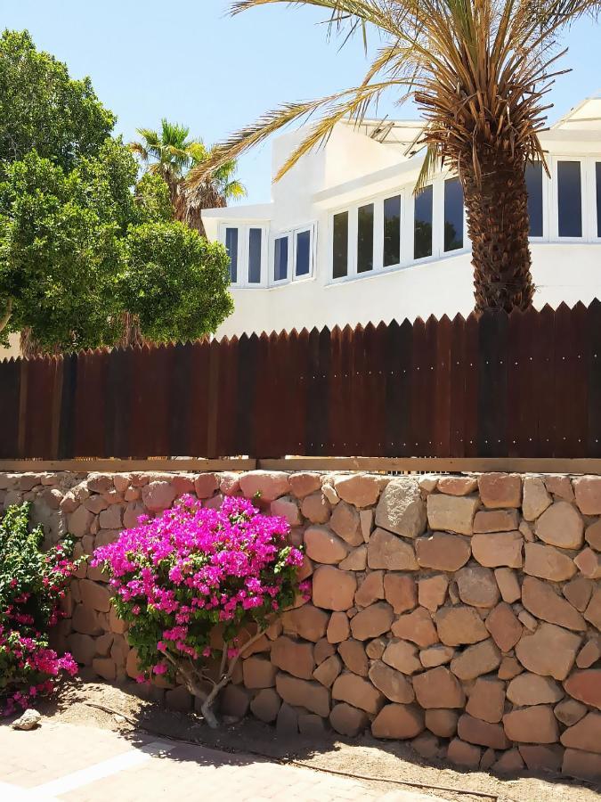 Guest House "Villa Klara Eilat" Heated Pool And Sauna All Year Round Экстерьер фото