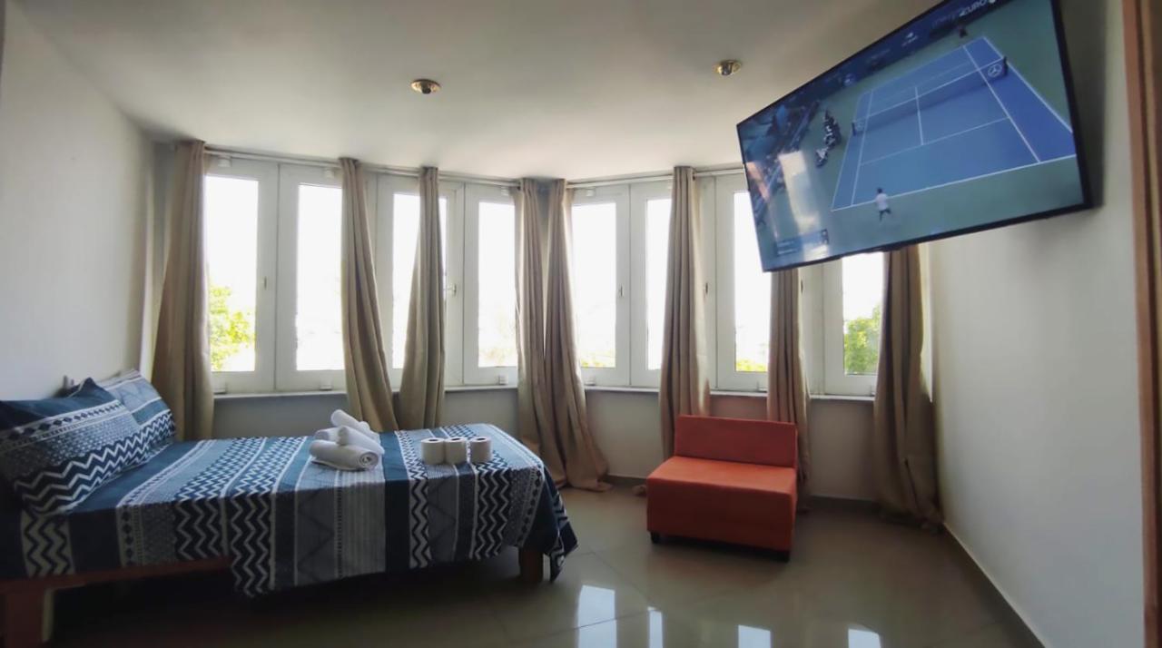 Guest House "Villa Klara Eilat" Heated Pool And Sauna All Year Round Экстерьер фото
