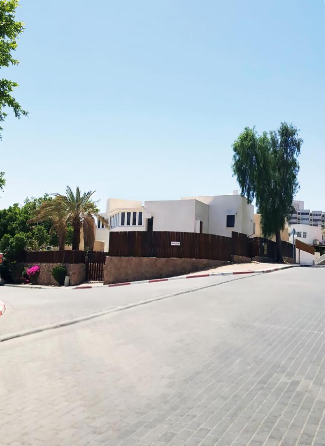 Guest House "Villa Klara Eilat" Heated Pool And Sauna All Year Round Экстерьер фото
