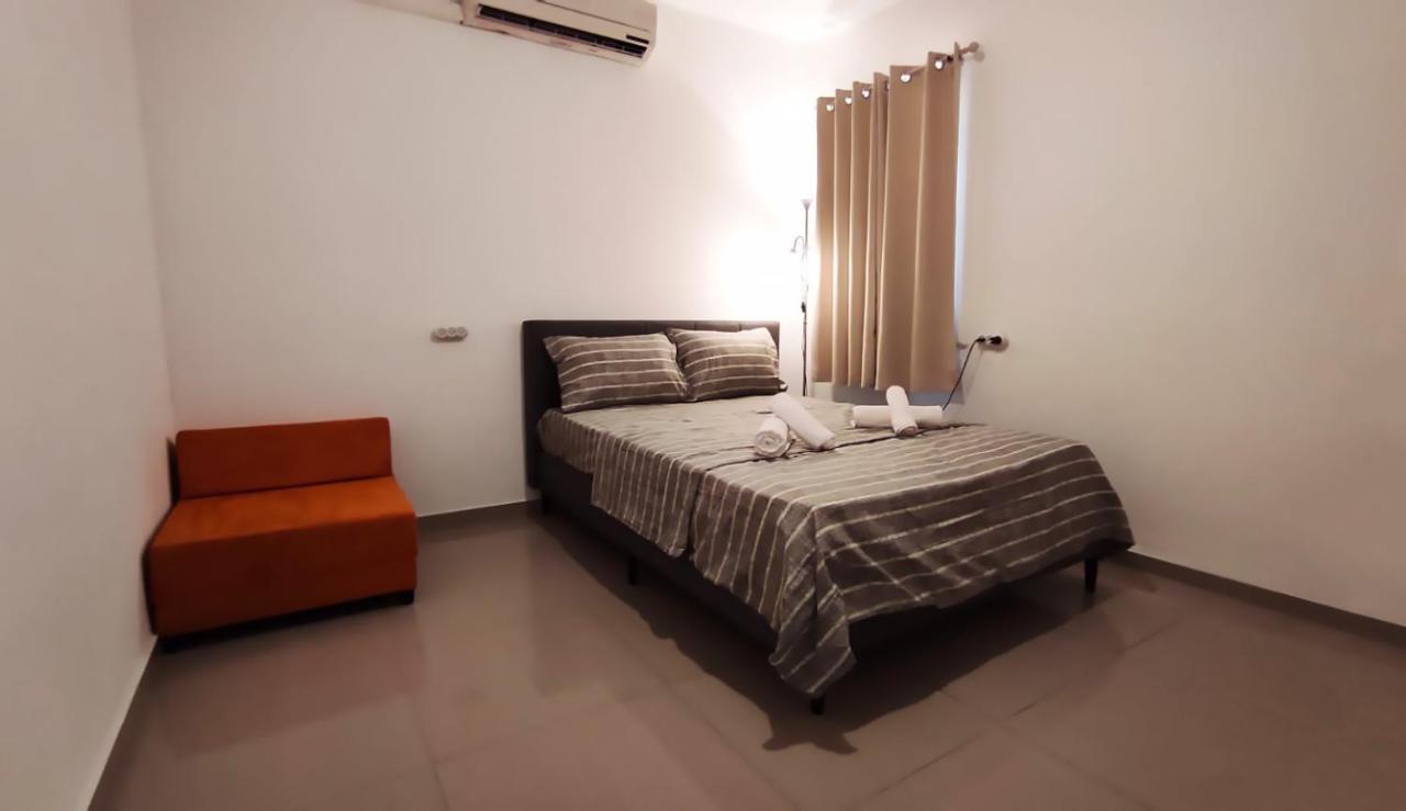 Guest House "Villa Klara Eilat" Heated Pool And Sauna All Year Round Экстерьер фото