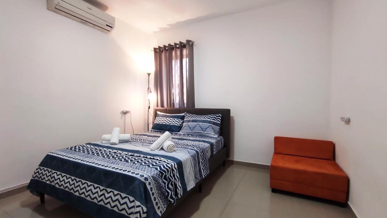 Guest House "Villa Klara Eilat" Heated Pool And Sauna All Year Round Экстерьер фото